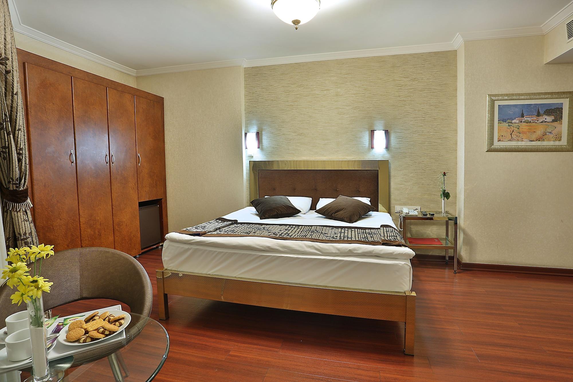 Grand Madrid Hotel Истанбул Екстериор снимка