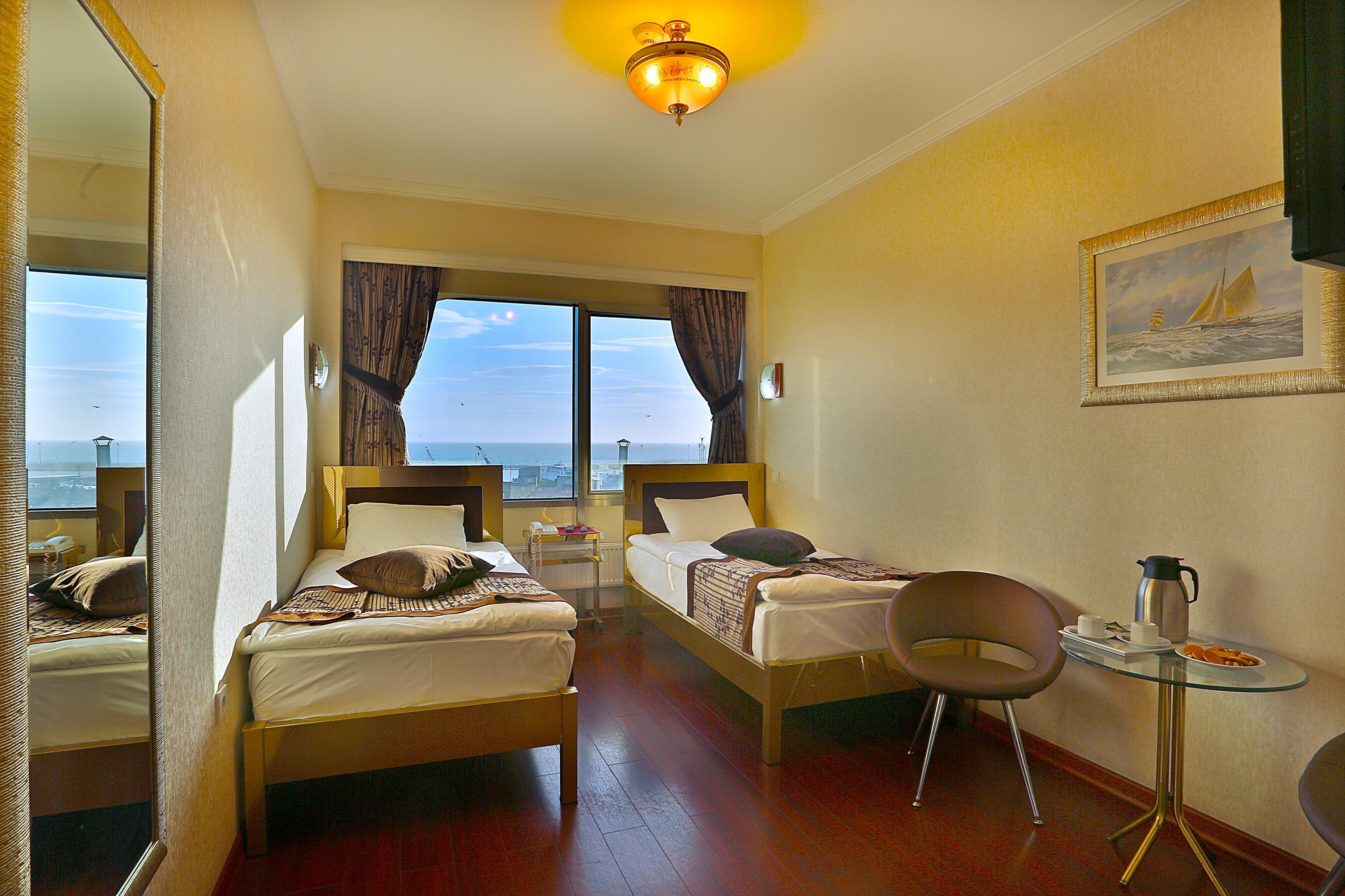 Grand Madrid Hotel Истанбул Екстериор снимка
