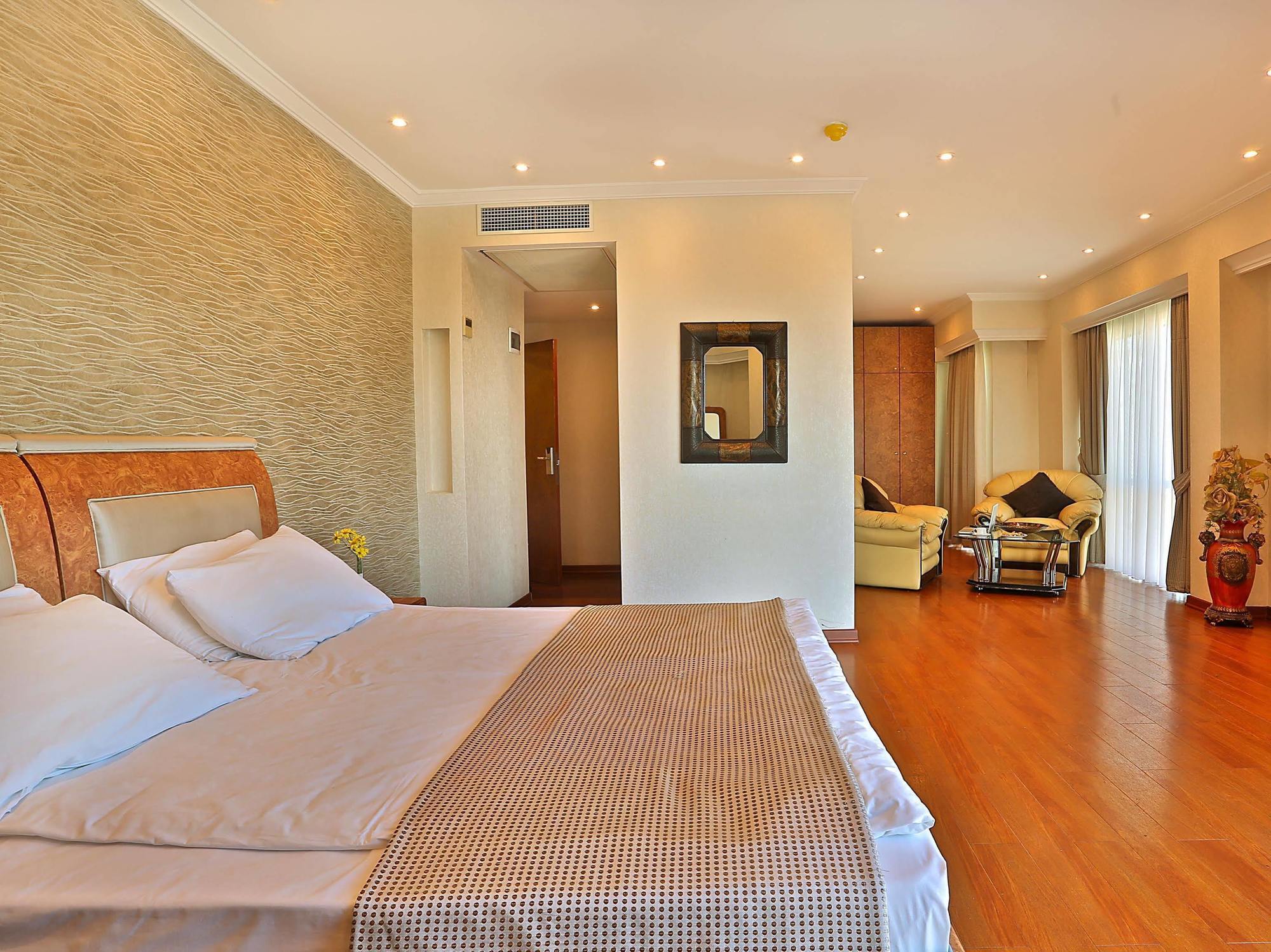 Grand Madrid Hotel Истанбул Екстериор снимка